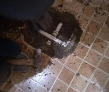八步卫生间漏水维修公司为您分享下卫生间渗水如何处理及注意事项