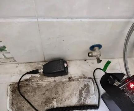 八步屋顶漏水维修公司分享下卫生间漏水的危害及解决方法